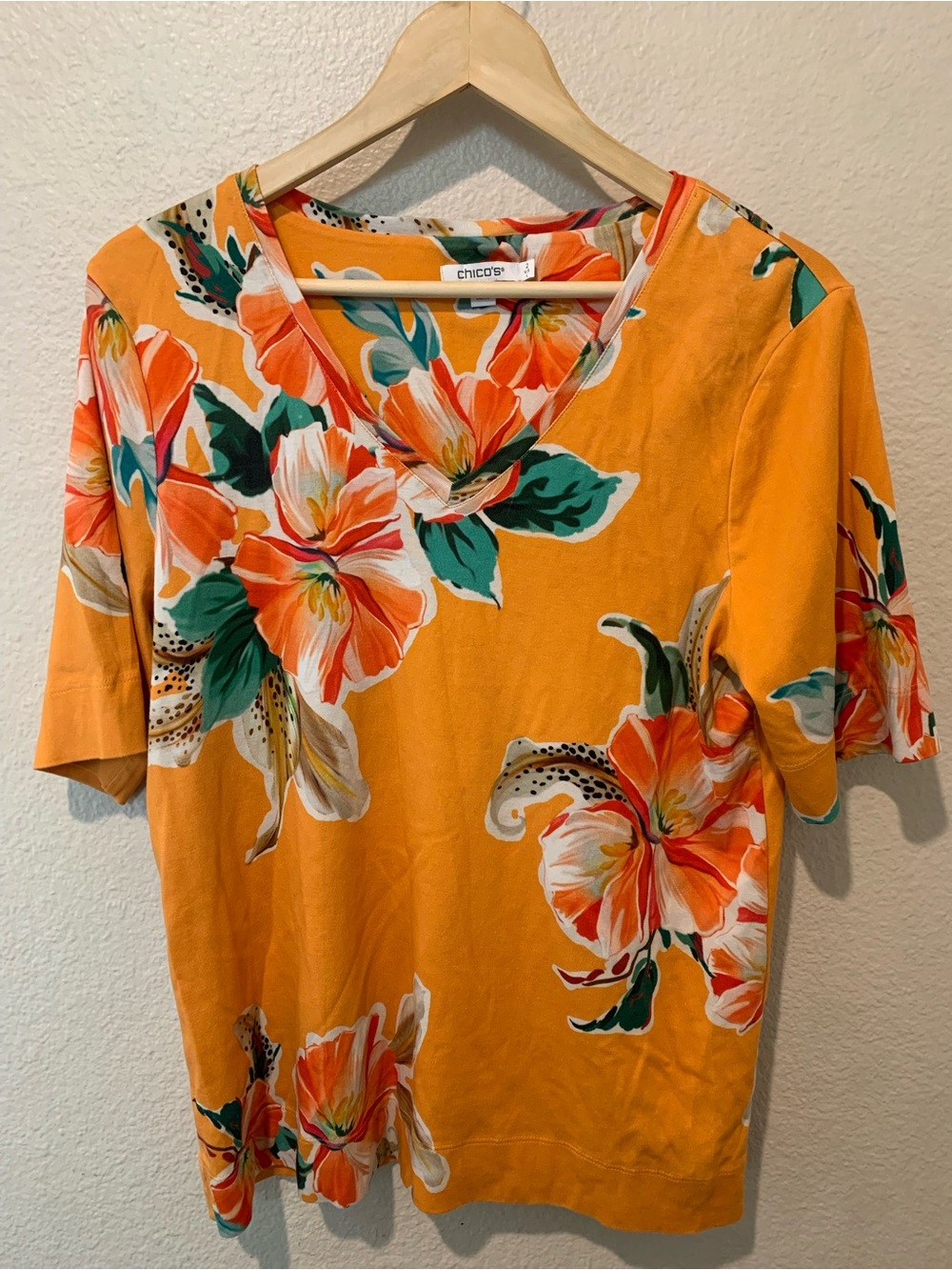 Chico's Orange Floral V-Neck Short Sleeve Top with Green Accents